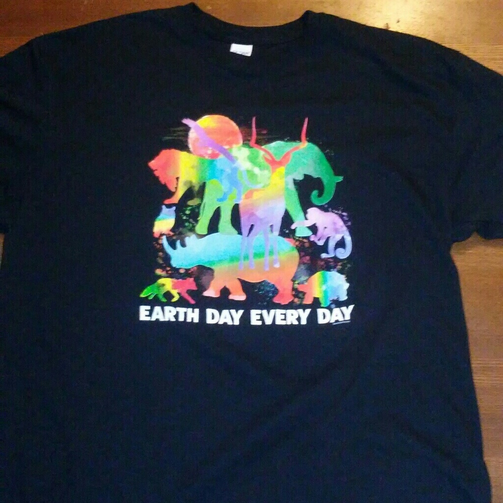 Graphic tee